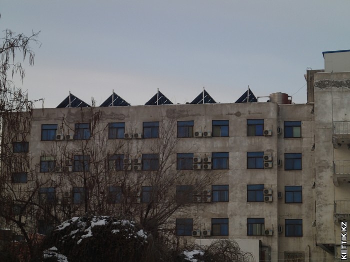 Солнечные панели на крышах