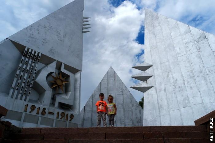 Мемориал Черкасская оборона
