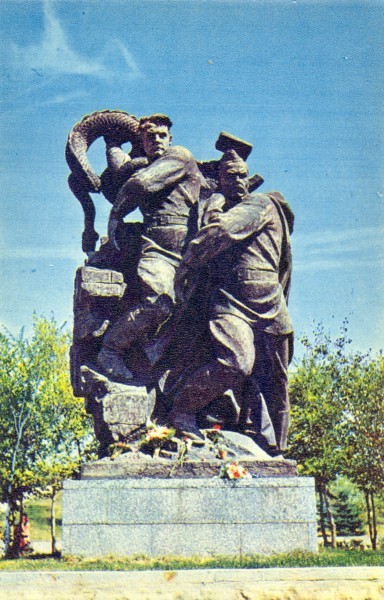 Памятник