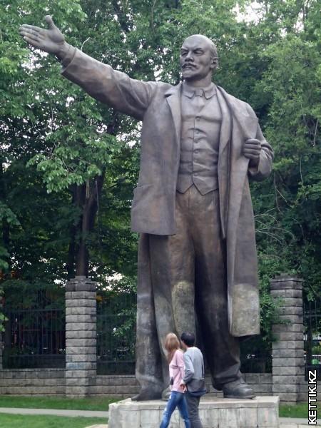 Ленин Вучетич