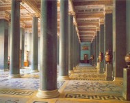 Двадцатиколонный зал